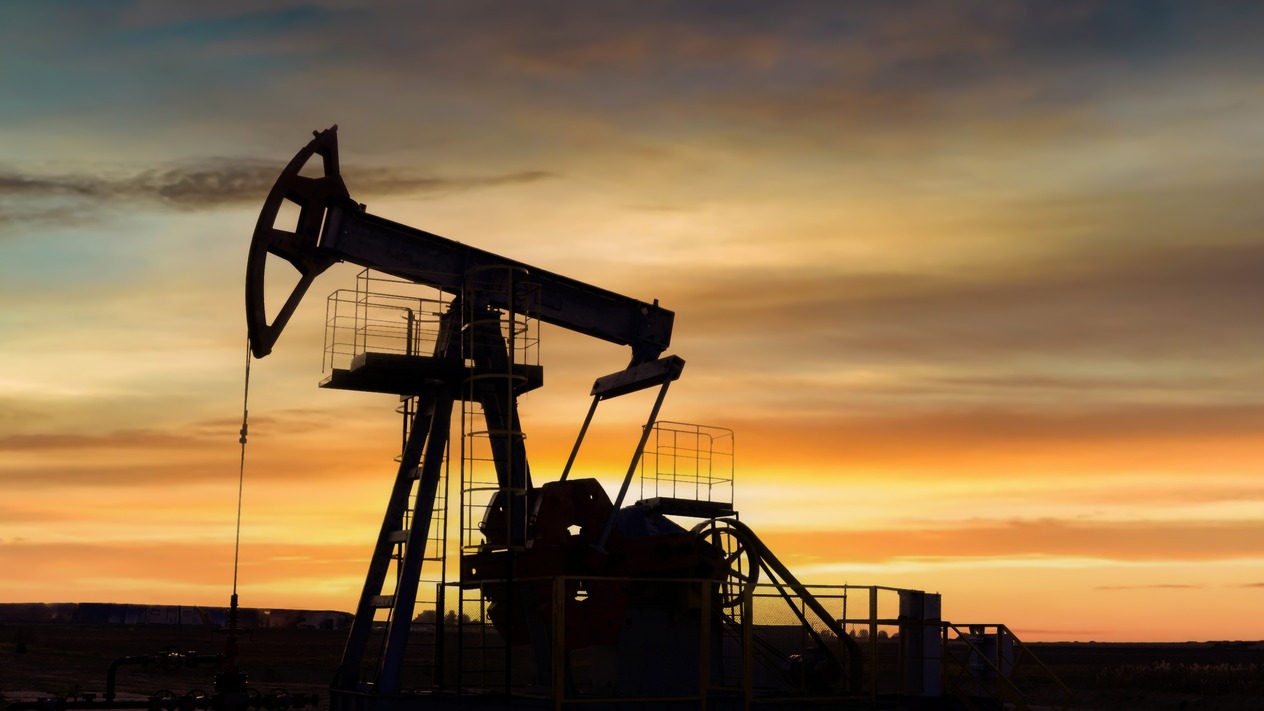 Küresel müdahaleler ve Hürmüz diplomasisi petrol fiyatlarını aşağı çekti