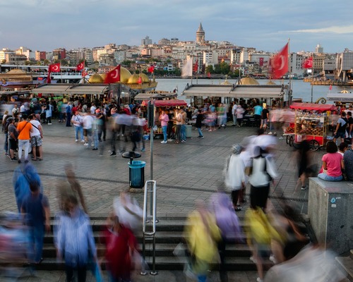 2025 ekonomik beklentileri: Türkiye ve küresel piyasalar için aracı kurumların makro tahminleri