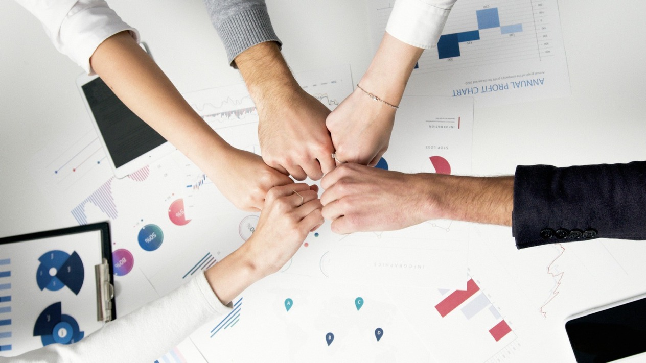 2025'te liderlik: Teknoloji ve duygusal zekayı birleştiren yeni paradigma