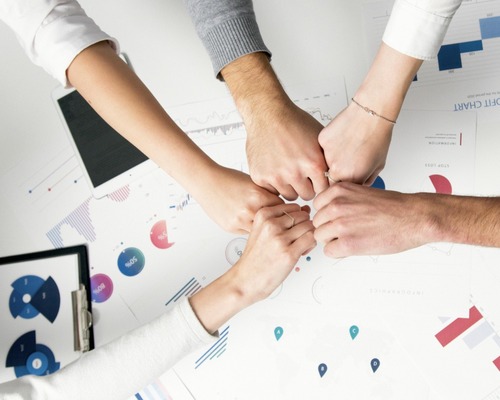 2025'te liderlik: Teknoloji ve duygusal zekayı birleştiren yeni paradigma