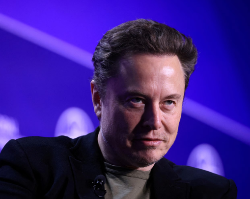 Musk'ın kariyerinin başında ABD'de yasadışı çalıştığı öne sürüldü