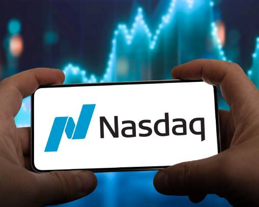 Nasdaq tüm zamanların en yüksek seviyesine yükseldi