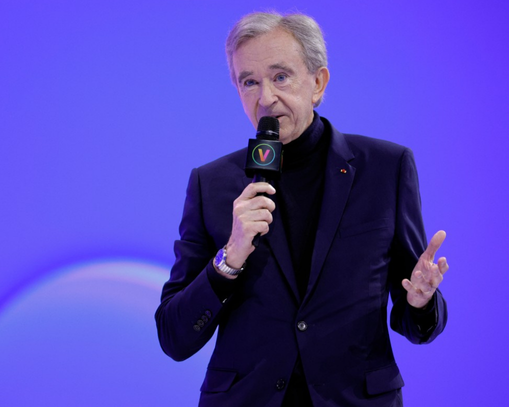 Milyarder Bernard Arnault'un Ailesi ve Red Bull, Paris FC'yi Satın Alıyor