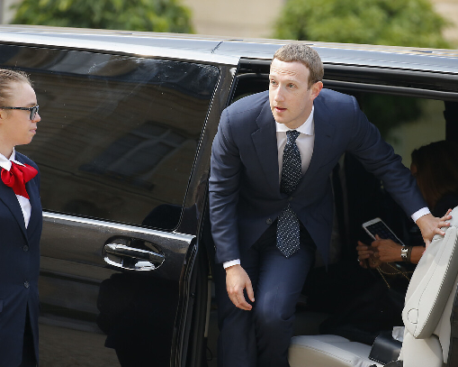 ABD'nin yeni başkanı Trump Meta CEO'su Zuckerberg'le buluştu