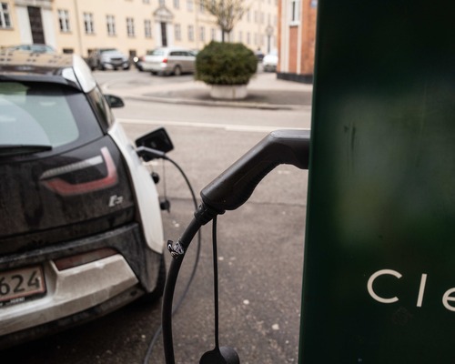 AB'de elektrikli araç satışları ilk kez benzinliyi geçti