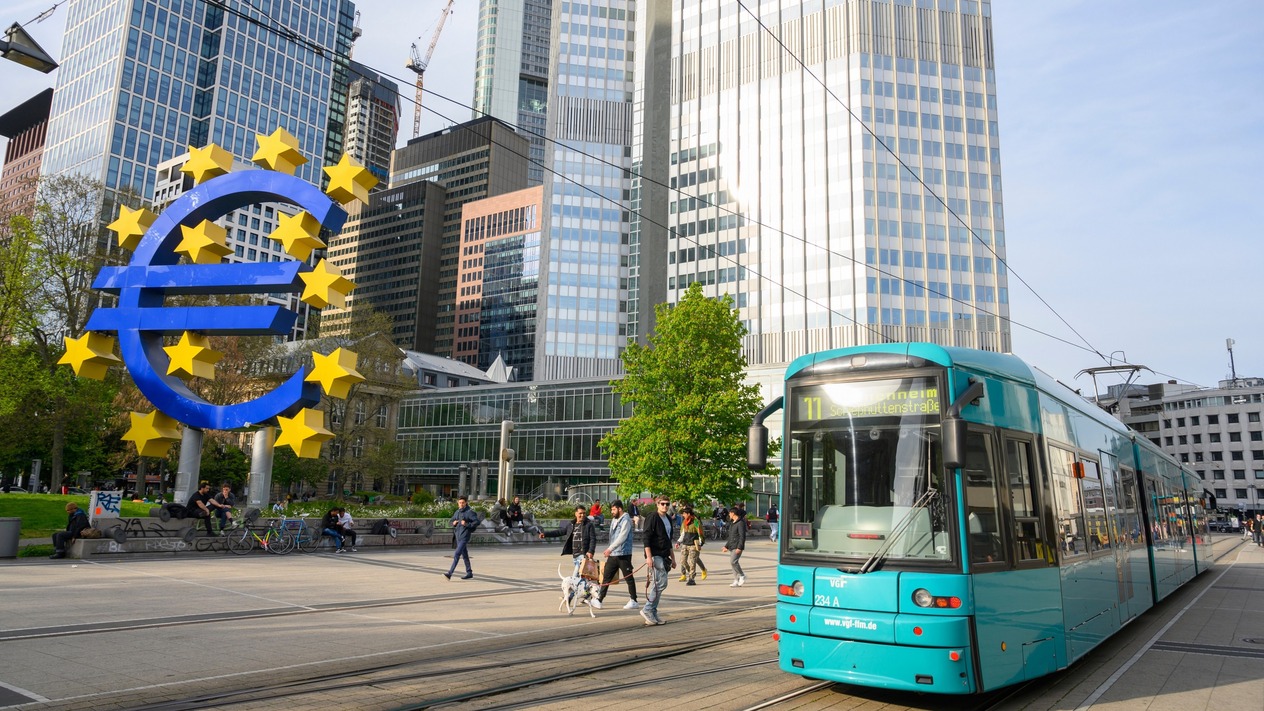 AB'den üyelere çağrı: Mali krize girmeden önlem alın