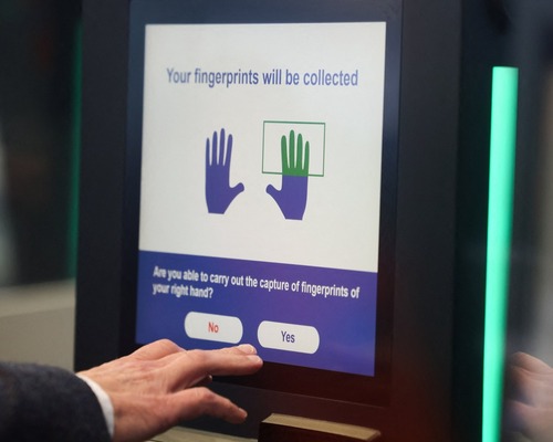 AB havalimanlarında parmak izi dönemi