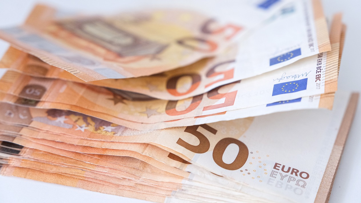 AB'nin 37 trilyon euro'luk birikimi banka hesaplarında bekliyor