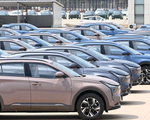 AB otomobil pazarı büyümeye devam etti: Elektrikli araçların payı yüzde 20'yi aştı