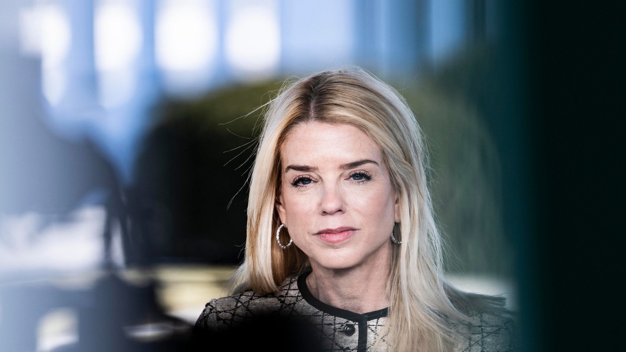 ABD Adalet Bakanı Bondi: Tesla saldırganlarını tutuklayacağız