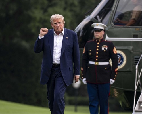 ABD Başkanı görev süresinin üçte birini kendi mülklerinde geçirdi