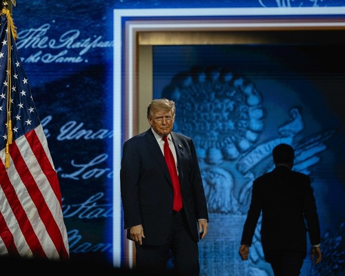 ABD Başkanı’nın basın yasağı: Beyaz Saray Trump TV’yi duyurdu