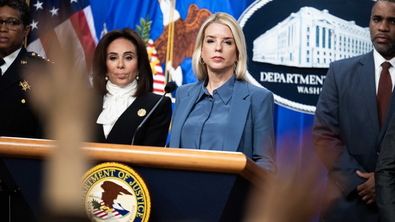 ABD Başkanı Trump Adalet Bakanı Pam Bondi'yi görevden aldı