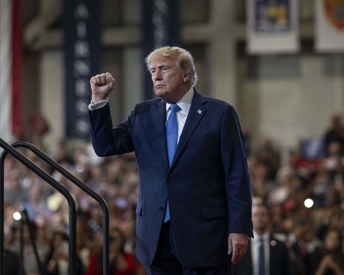 ABD Başkanı Trump'ın ara seçim vaadi: Cumhuriyetçiler kazanırsa her yetişkine 5 bin dolar