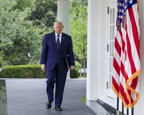 ABD Başkanı Trump’ın dostlarına saldır, düşmanlarınla dost ol yaklaşımı