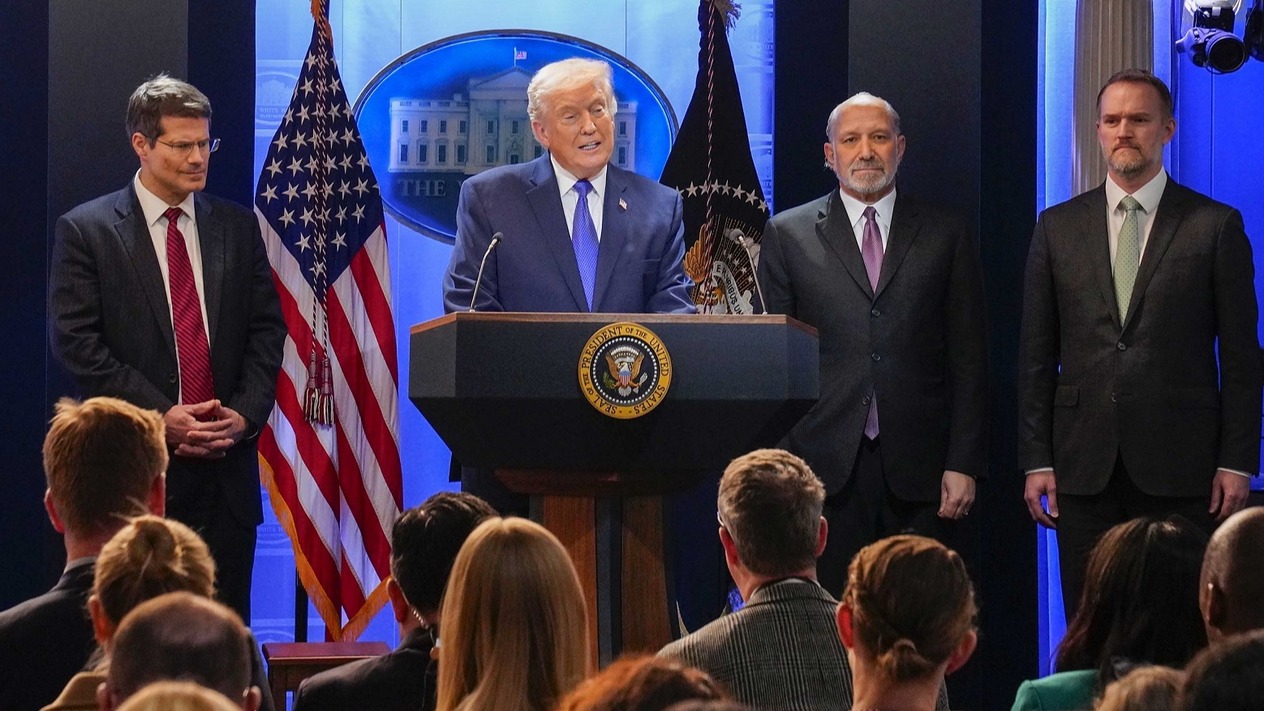 ABD Başkanı Trump’ın gümrük tarifesi muafiyetlerinin ardında ne var?
