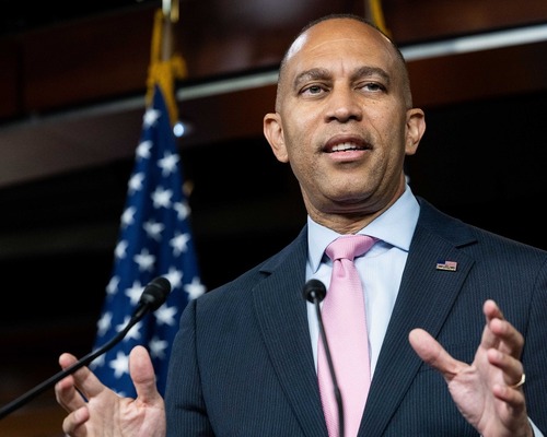 ABD’de azınlık lideri Hakeem Jeffries nasıl milyoner oldu?