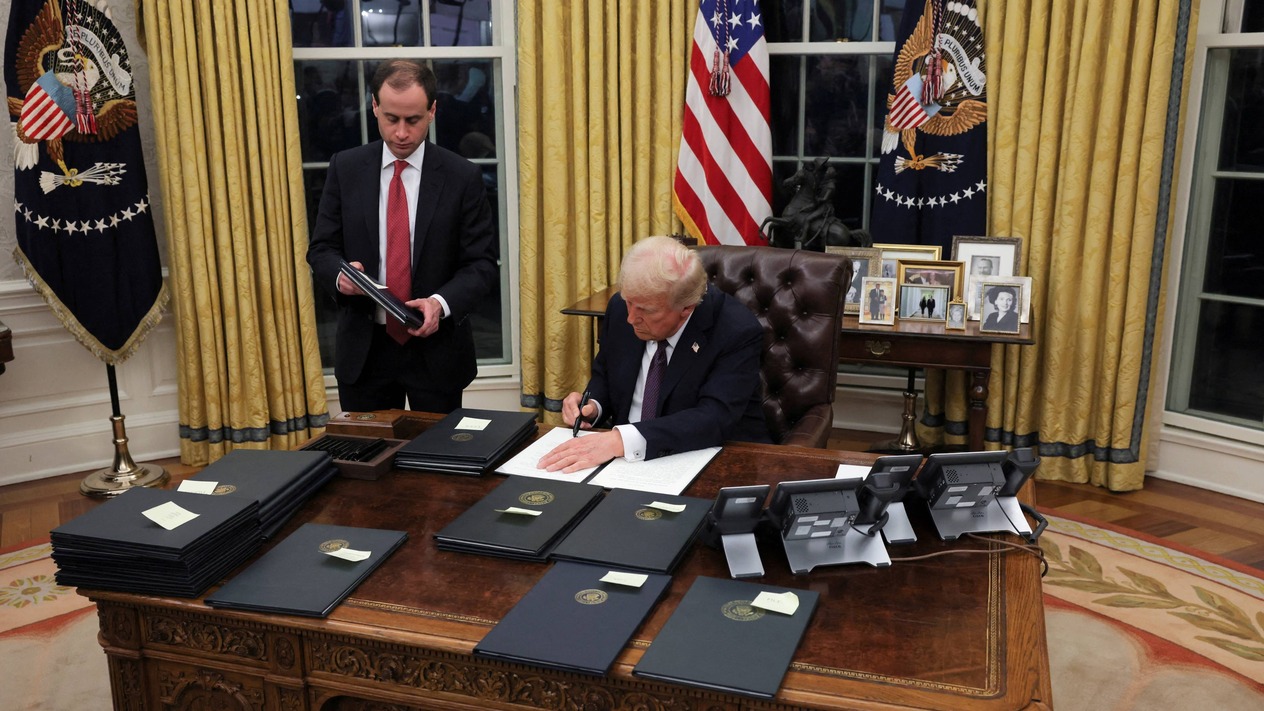 ABD'den çelik ve alüminyum ithalatına yüzde 25 gümrük vergisi: Donald Trump'ın imzaladığı kararname 12 Mart'ta yürürlüğe girecek