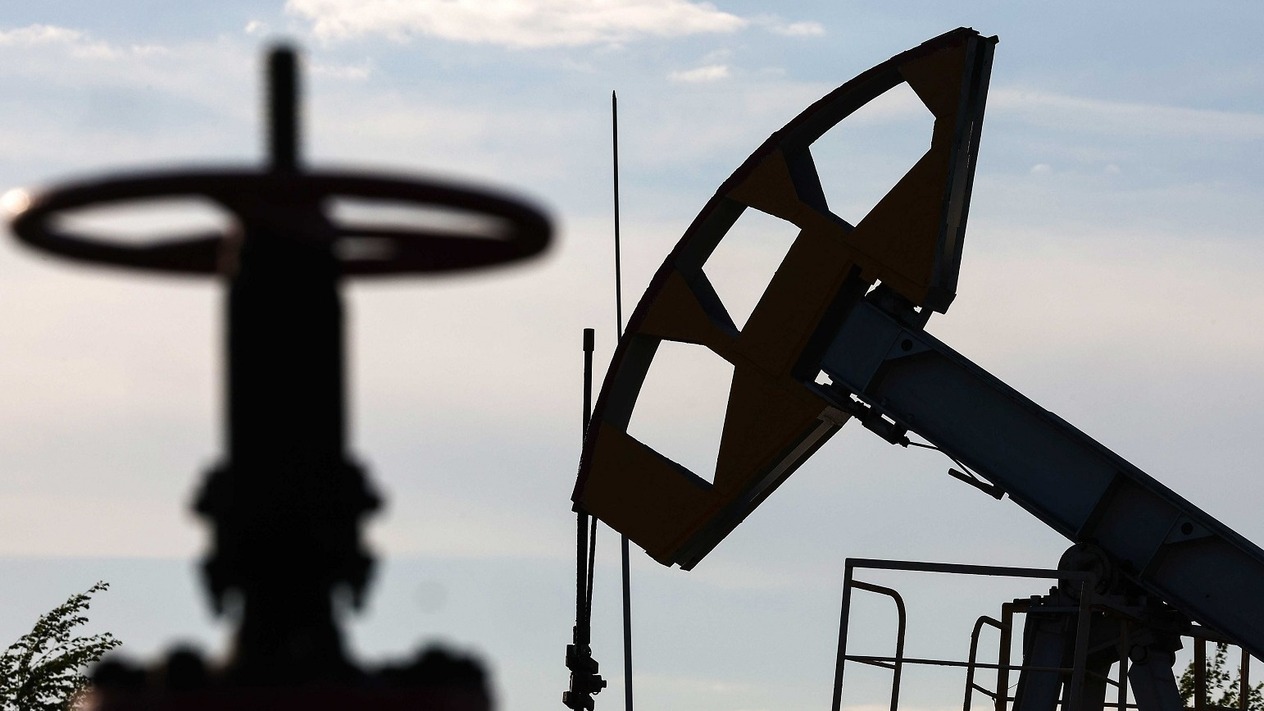 ABD Irak'ın petrol gelirlerini nasıl kontrol ediyor?