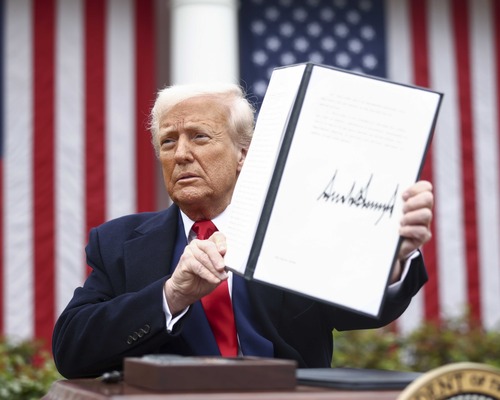 ABD, kamyonlara yüzde 25 gümrük vergisi getiriyor