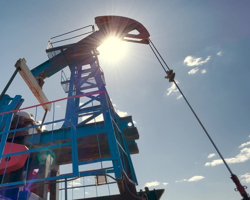 ABD'nin Husilere saldırıları devam ederken petrol fiyatları yükseliyor