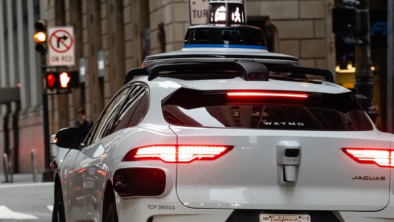 ABD’nin kısıtlamalarına rağmen Waymo Çin’den binlerce otomobil alıyor