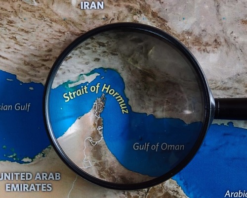 Abu Dabi Veliaht Prensi Hürmüz Boğazı’na alternatif bulmak için milyar dolarlar harcıyor