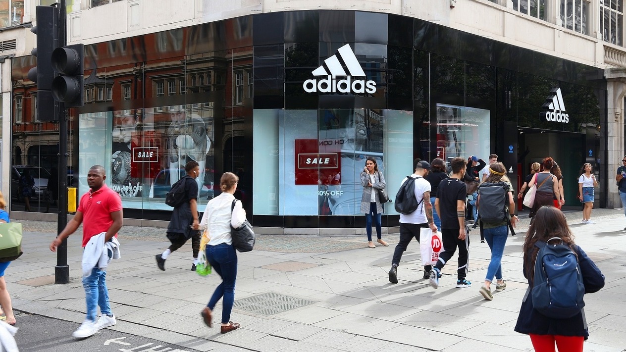 Adidas’ın Dünya Kupası harcamaları hisseleri sarstı