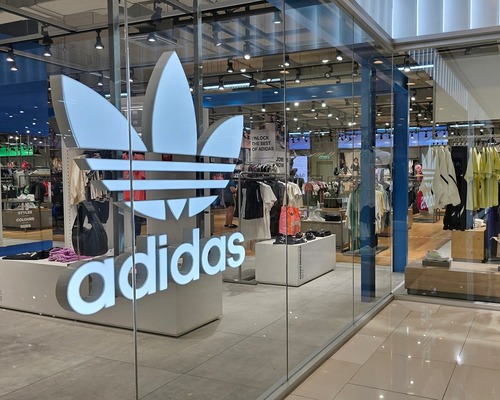 Adidas’ın son çeyrekte toparlanma beklentisi
