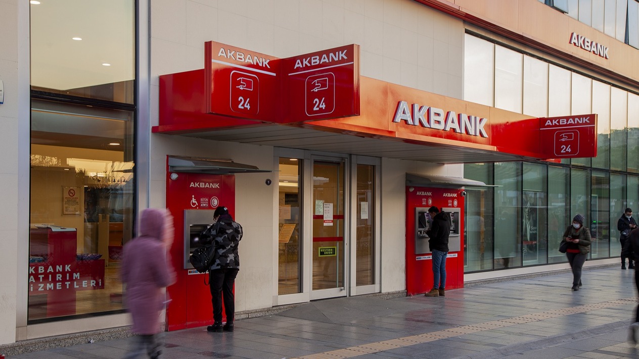 Akbank 542 milyon dolarlık sendikasyon kredisini yeniledi