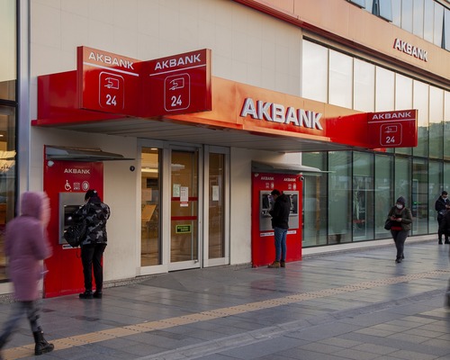 Akbank yönetim kurulunda üç yeni kadın üye
