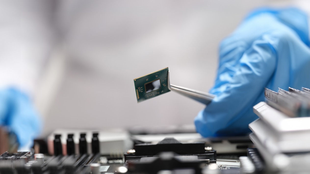 Almanya’nın çip devi olma hayali Intel’in projeyi durdurmasıyla sarsıldı