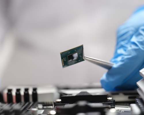 Almanya’nın çip devi olma hayali Intel’in projeyi durdurmasıyla sarsıldı