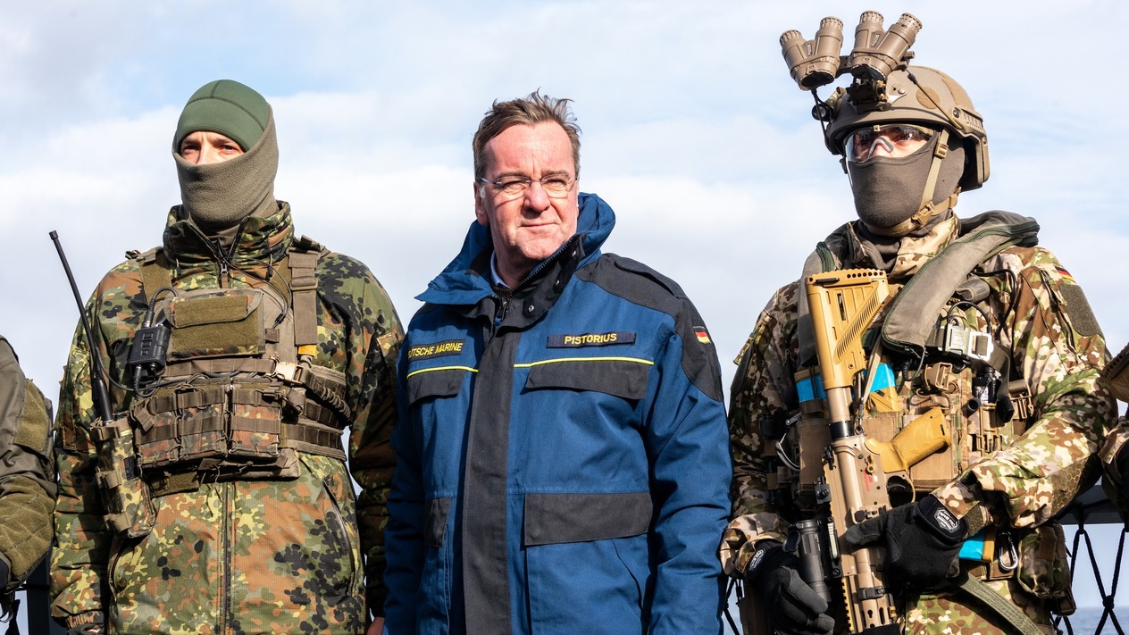 Almanya Savunma Bakanı’ndan savunma sanayisine çağrı: Artık şikayet etmeyin, üretin