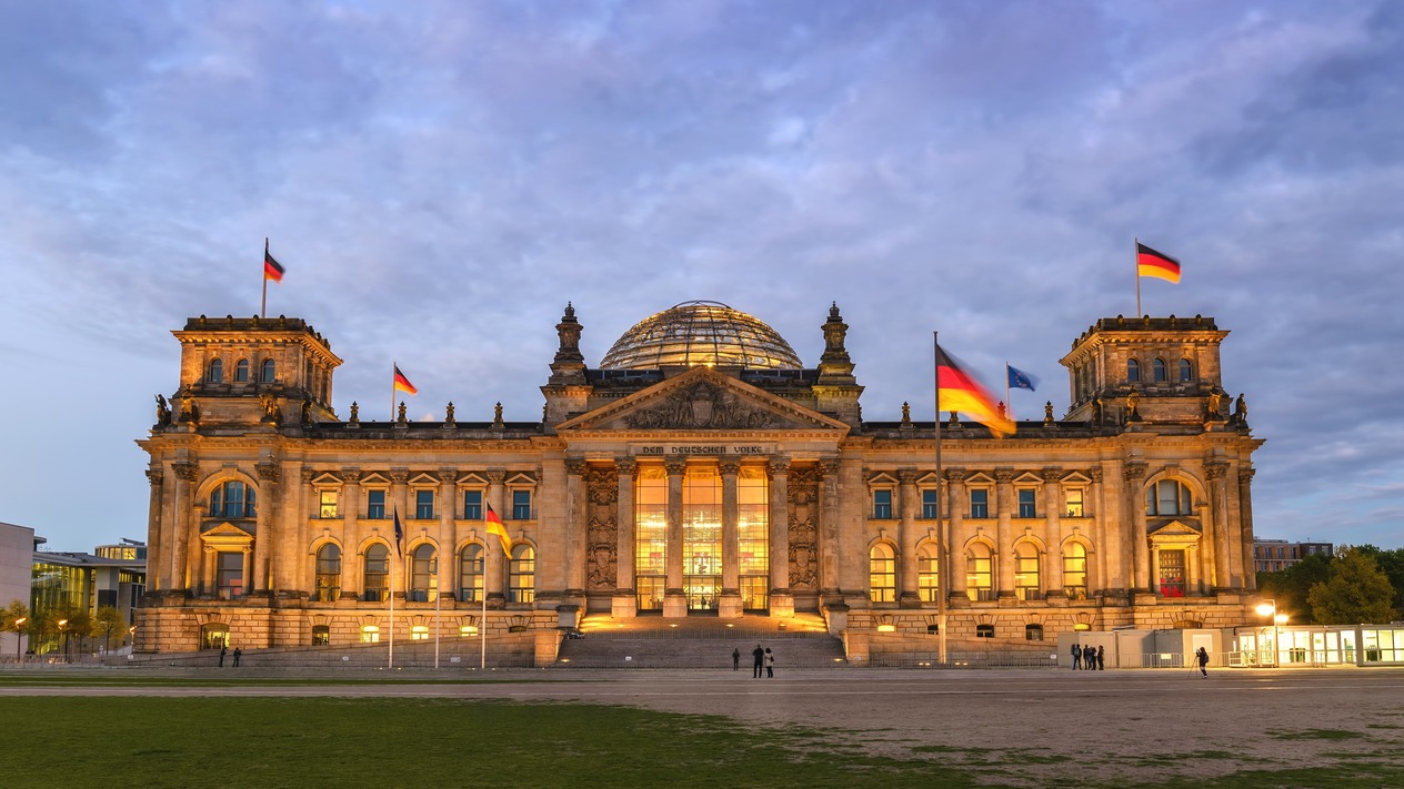 Almanya şubatta erken seçime gidiyor: Cumhurbaşkanı Steinmeier parlamentoyu feshetti