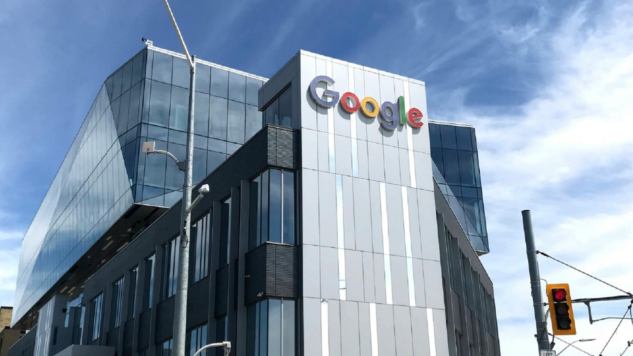 Alphabet bir günde yaklaşık 500 milyar dolar değer kaybetti