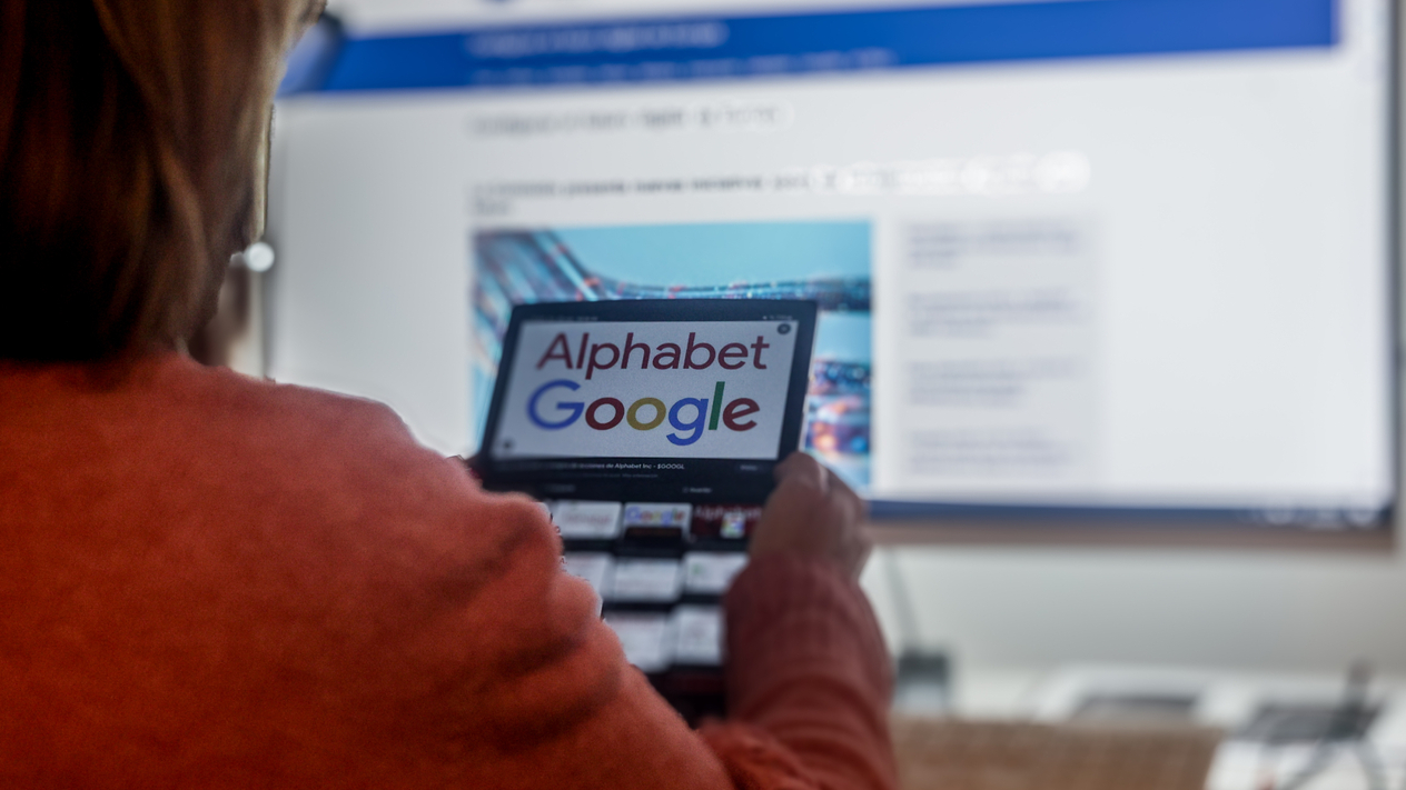 Alphabet ilk çeyrekte gelirini artırırken, Intel sabit kaldı