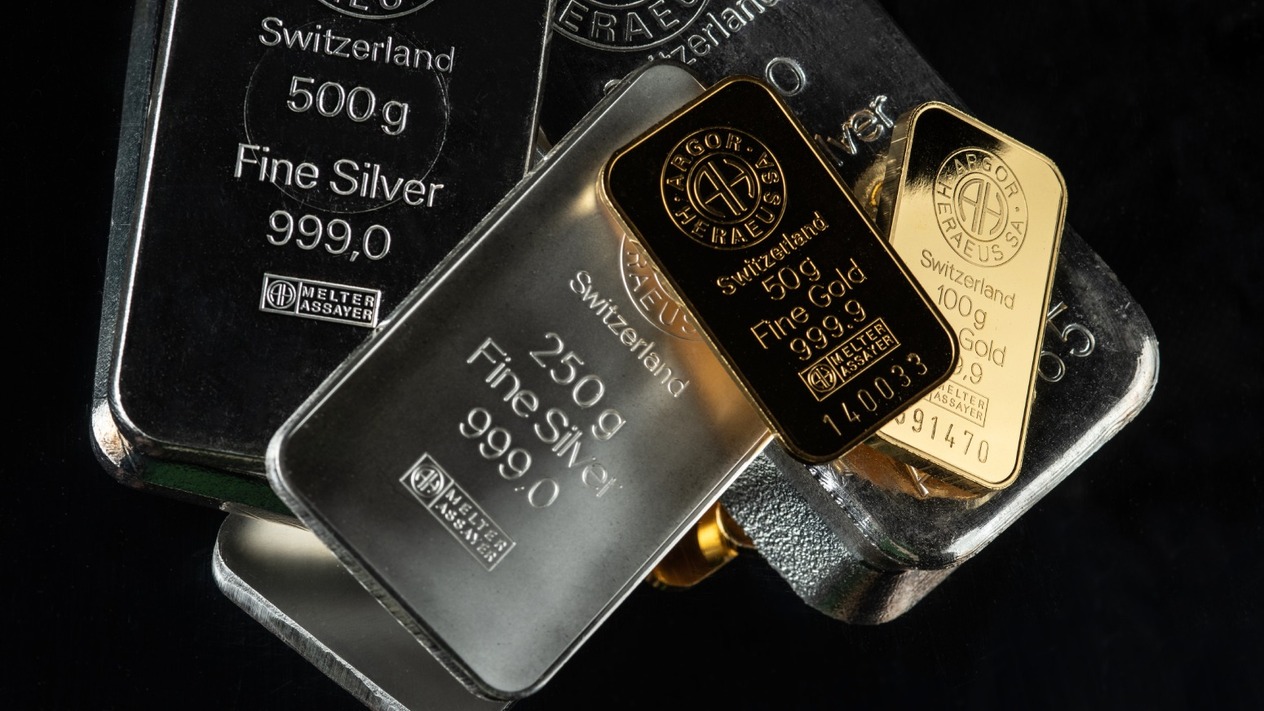 Altın dört ayın, gümüş 14 yılın zirvesinde