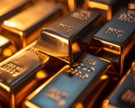 Altın, Fed tutanakları öncesinde geriledi