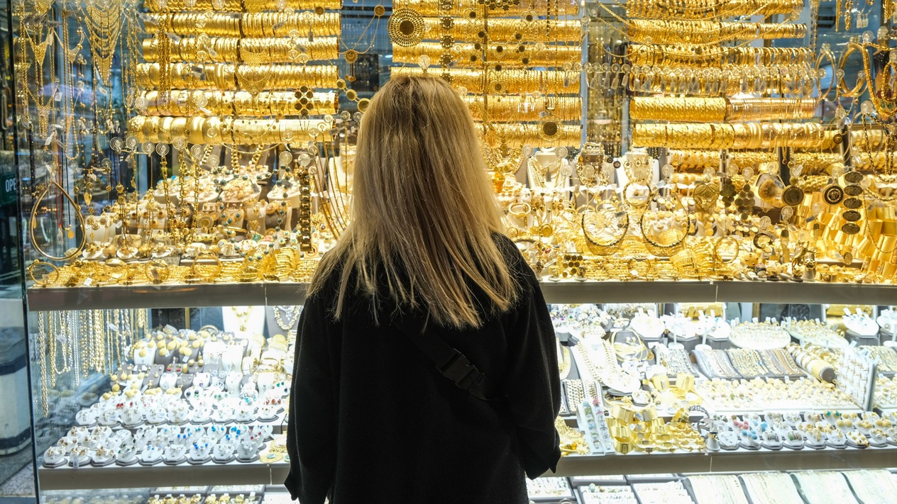 Altın fiyatlarında kâr satışları düşüşü tetikledi