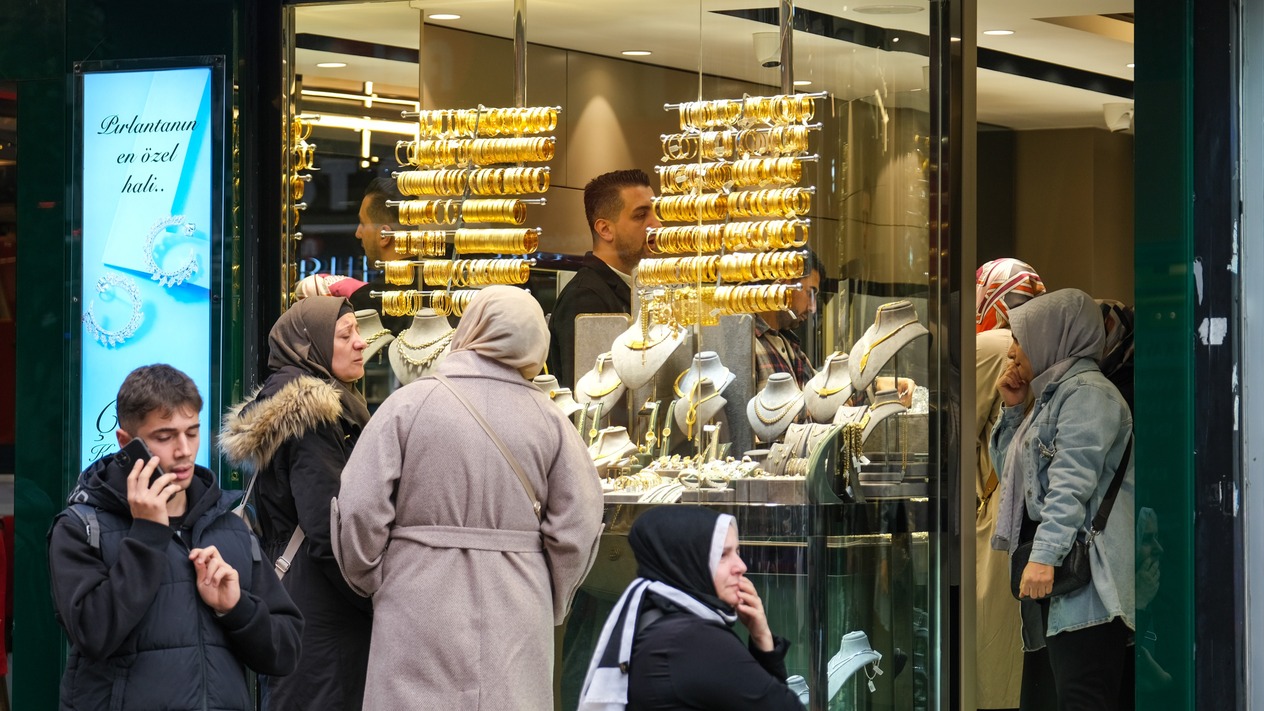 Altın fiyatları Trump politikalarının etkisiyle rekor seviyeye ulaştı