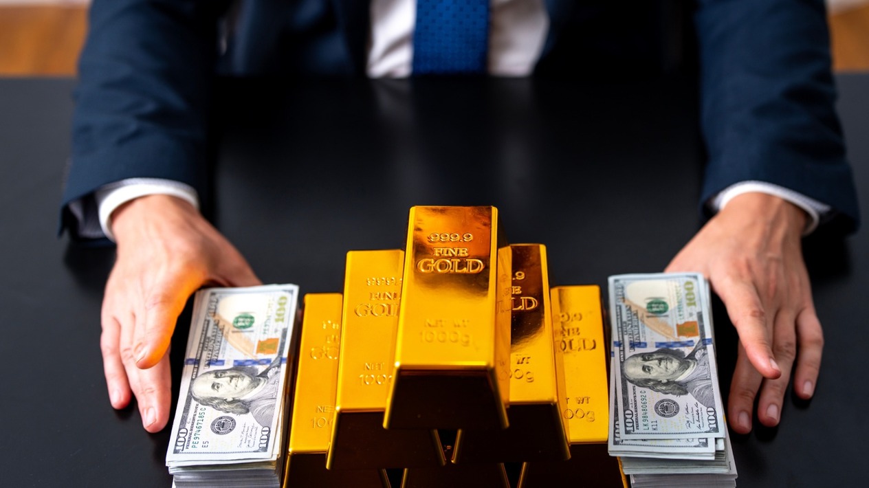 Altın, zayıflayan dolar ve tahvil hamlesiyle yükselişini sürdürüyor