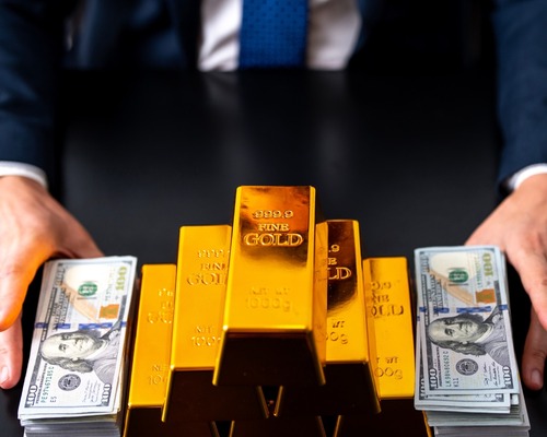 Altın, zayıflayan dolar ve tahvil hamlesiyle yükselişini sürdürüyor