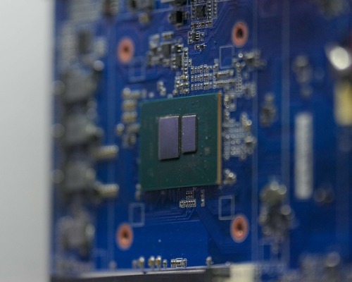 Amazon’dan çevre dostu yeni yapay zeka çipi