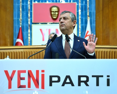 Anayasa mahkemesi, Yeni Parti'nin isminin hükümsüz sayılması talebini reddetti