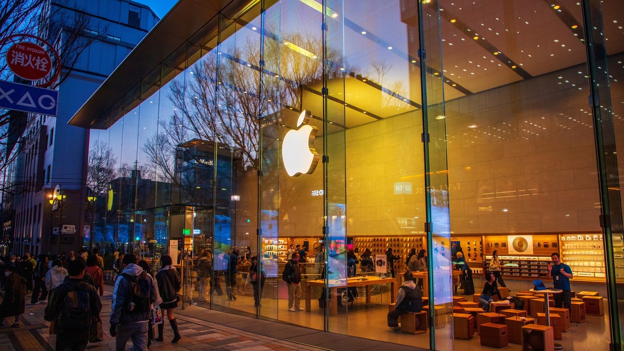 Apple, Nvidia'yı geride bırakarak yeniden dünyanın en değerli şirketi oldu