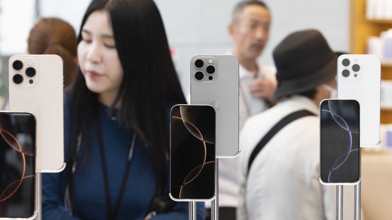 Apple rakibine yetişebilmek için Çin’de indirim yapıyor