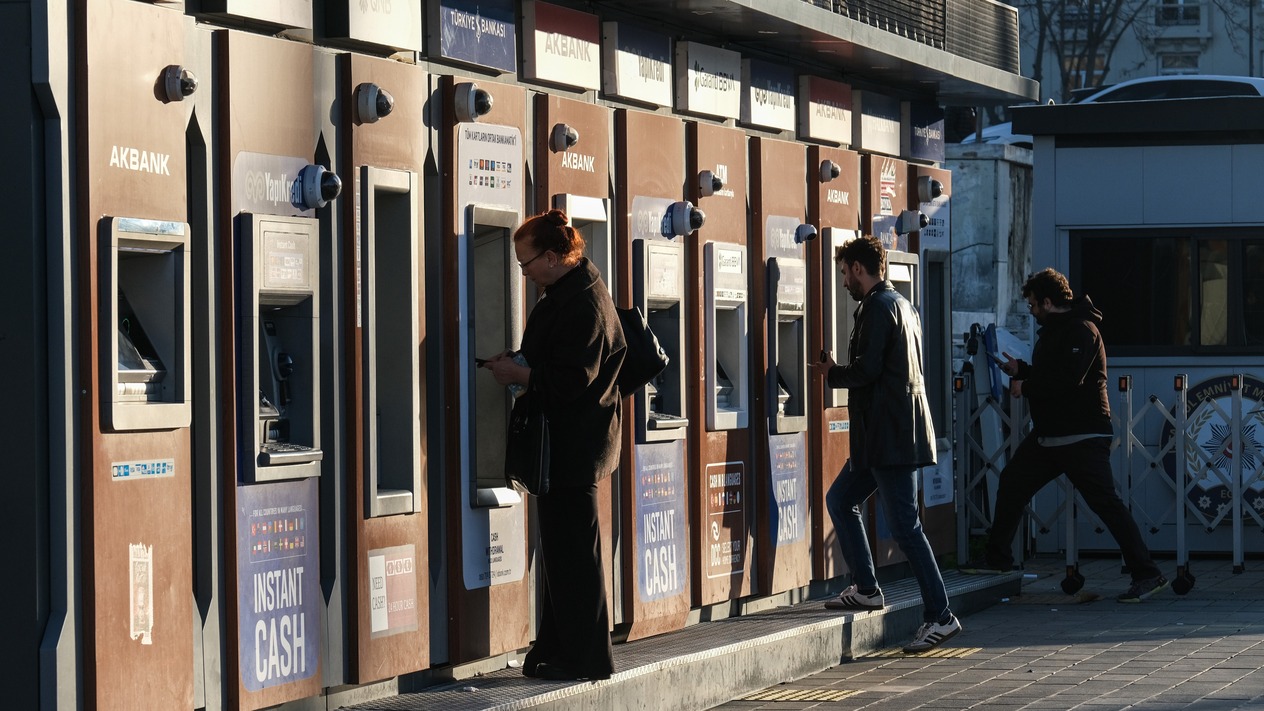 Aracı kurumlardan dört büyük banka için hedef fiyat revizyonu