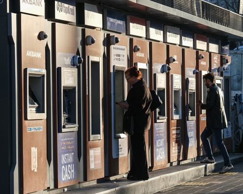 Aracı kurumlardan dört büyük banka için hedef fiyat revizyonu