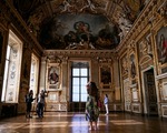 Artık mücevher sergilenmiyor: Louvre Müzesi’nde soyulan galeri dokuz ay sonra açıldı